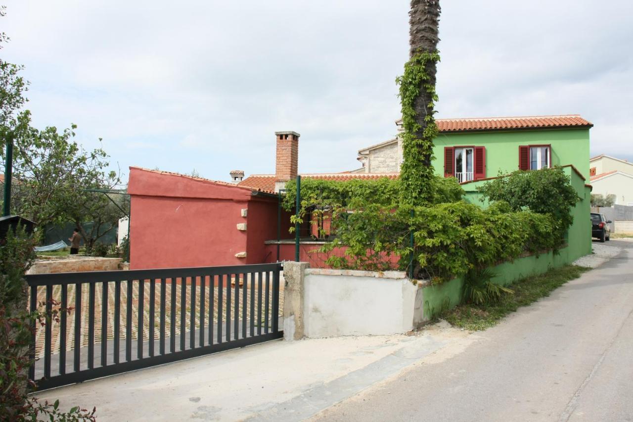 House Bougainvillea Ferienhaus Pula
