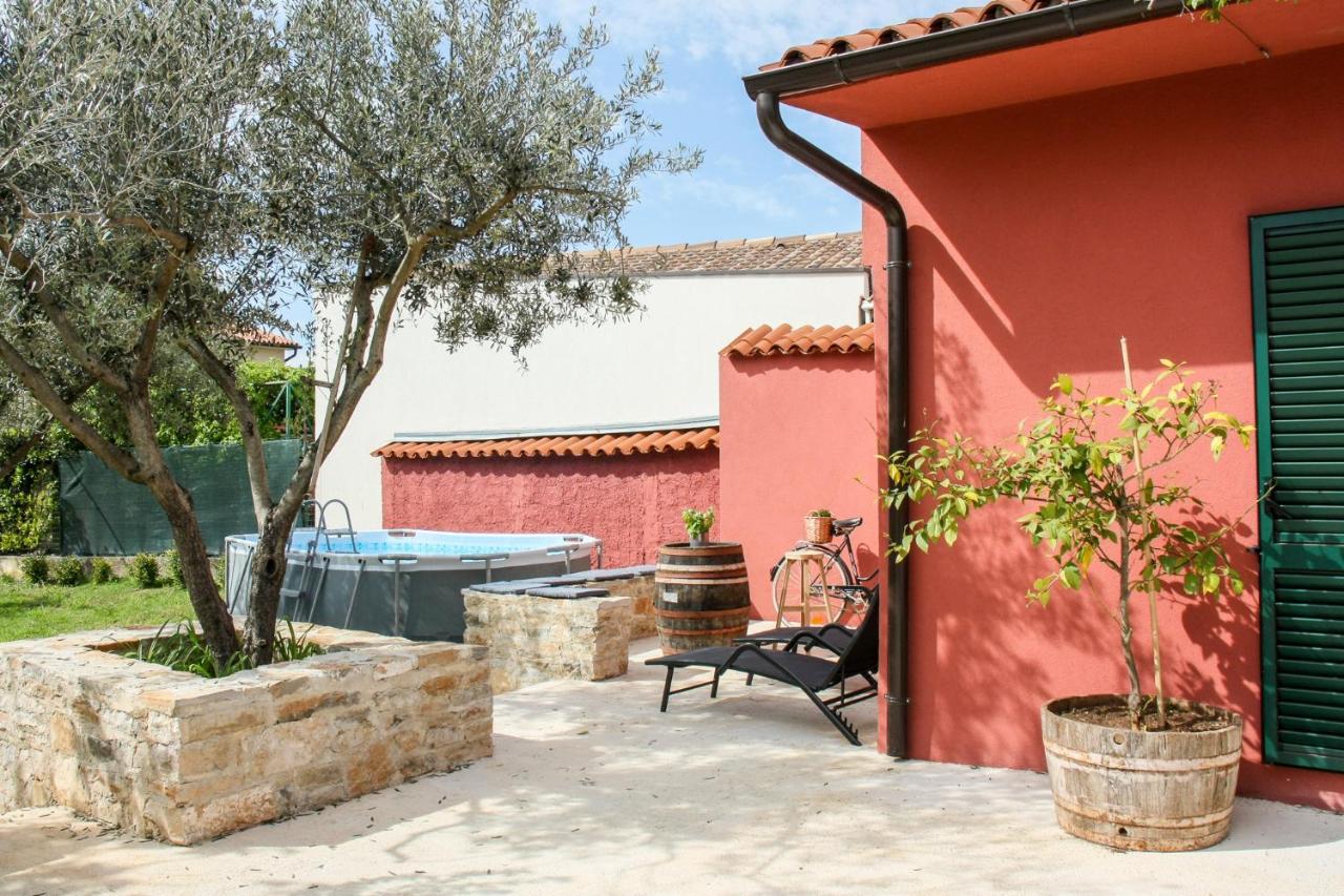 House Bougainvillea Ferienhaus Pula